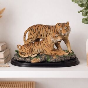 🐅 Tiger Pair Figurine Statue | Wildlife Home Decor Sculpture |